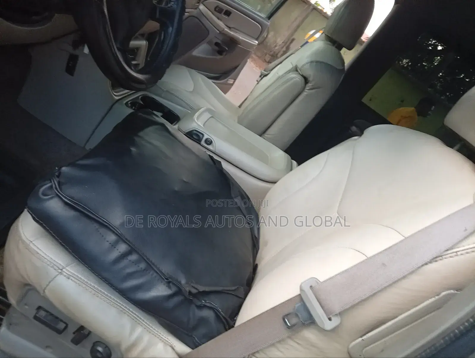 GMC Yukon Denali 2011 Silver