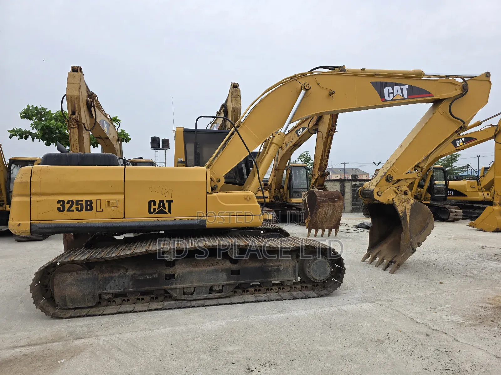 325bl Caterpillar Excavator.