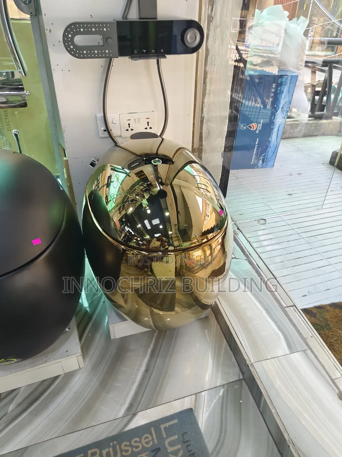 Gold Smart Egg Shape Wc