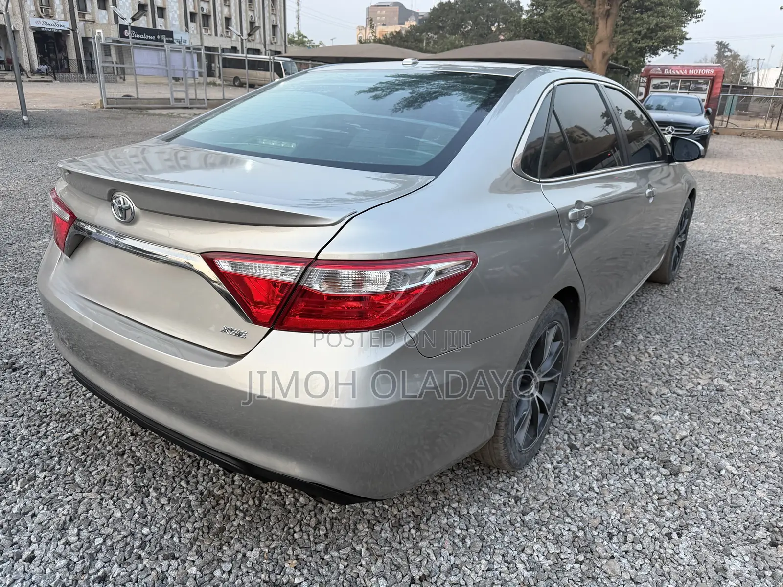 Toyota Camry XSE V6 4dr Sedan (3.5L 6cyl 6A) 2016 Gold
