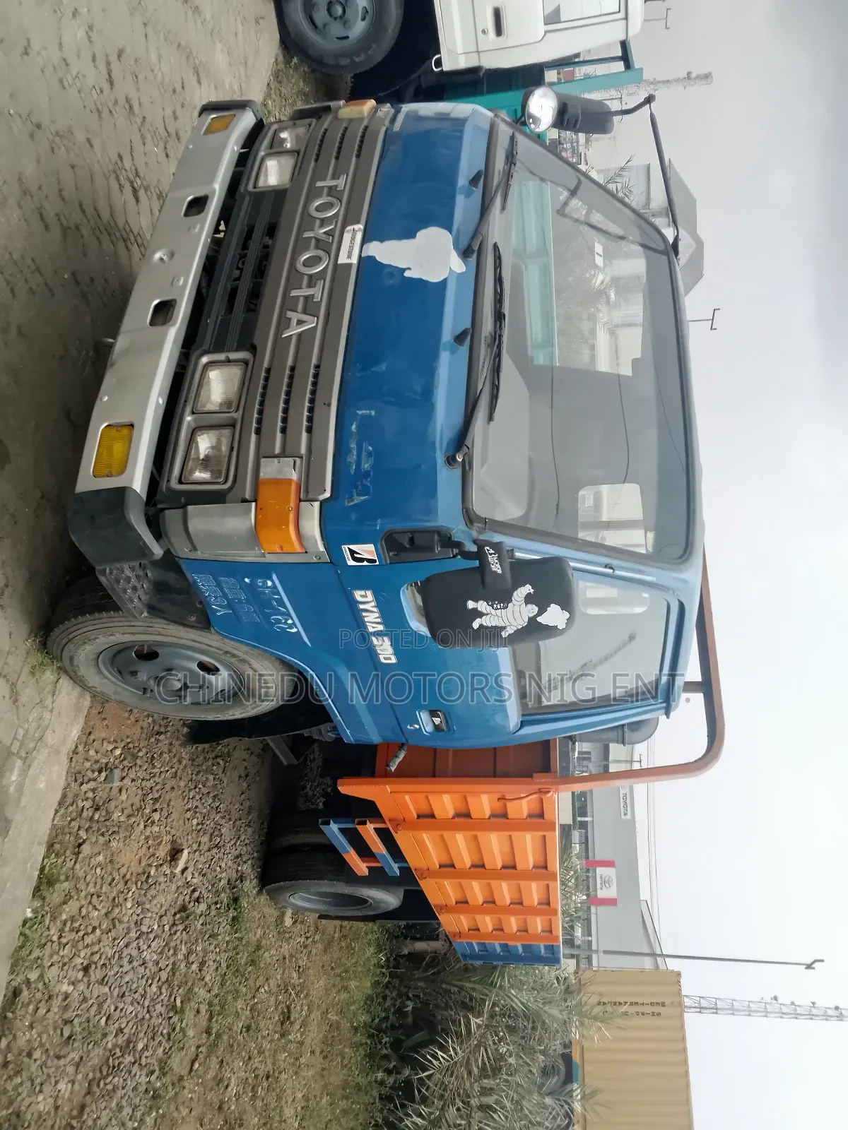 Toyota Dyna 300 Half Bucket