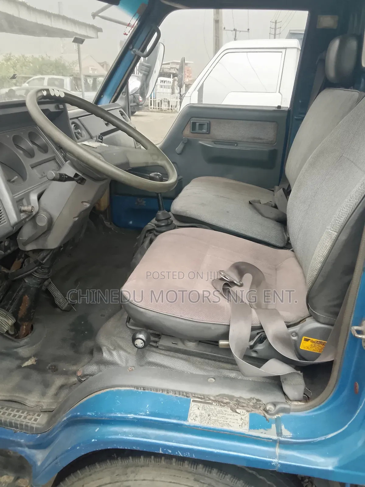 Toyota Dyna 300 Half Bucket