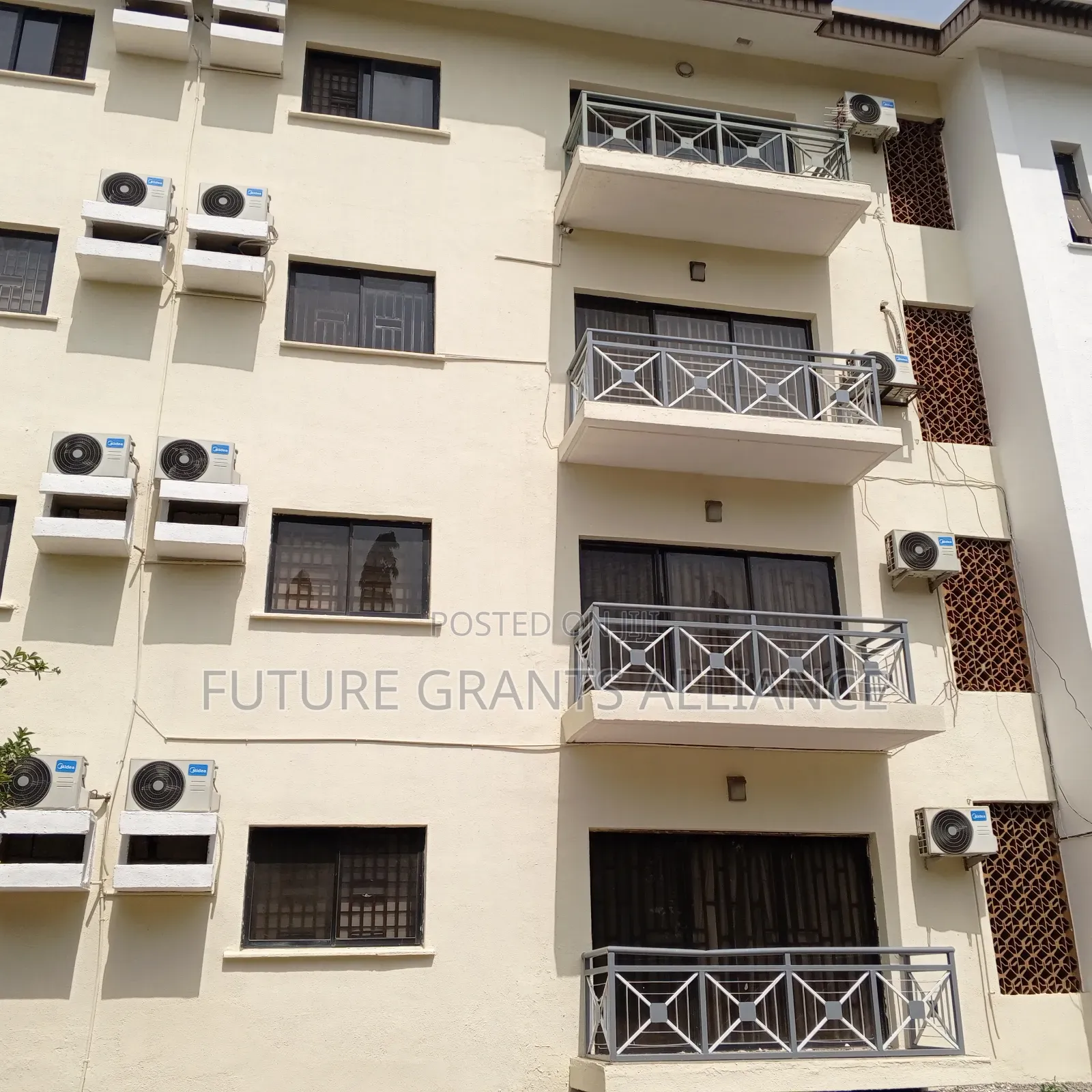 3bdrm Apartment in Lilly Court Estate, Garki 2 for sale