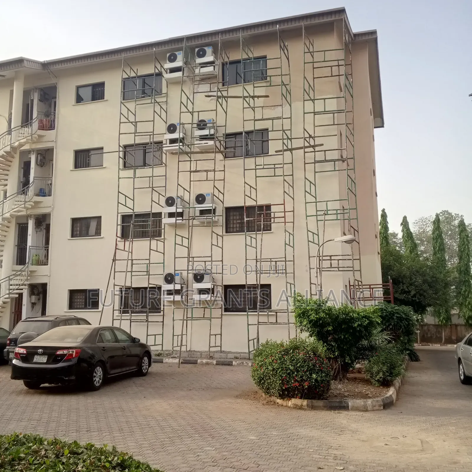 3bdrm Apartment in Lilly Court Estate, Garki 2 for sale