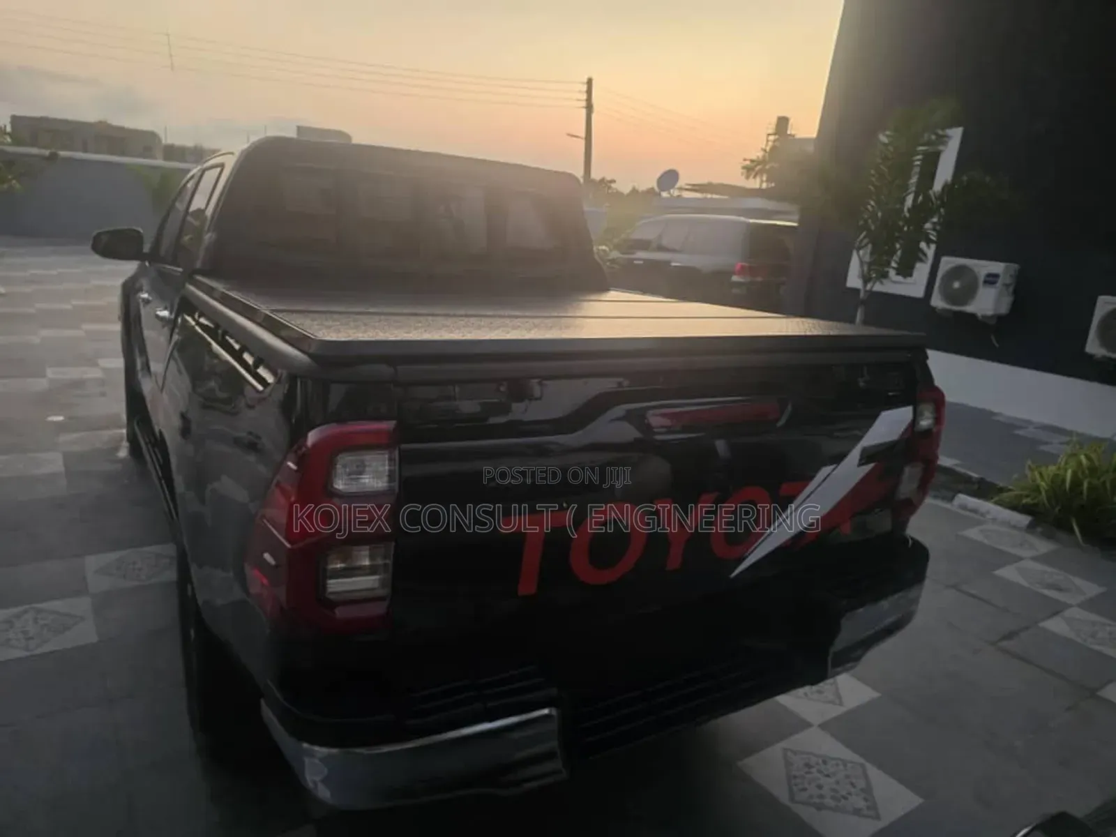 Toyota Hilux 2021 Black