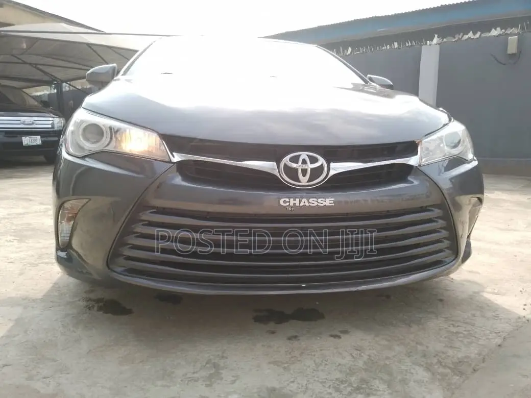 Toyota Camry LE 4dr Sedan (2.5L 4cyl 6A) 2017 Gray