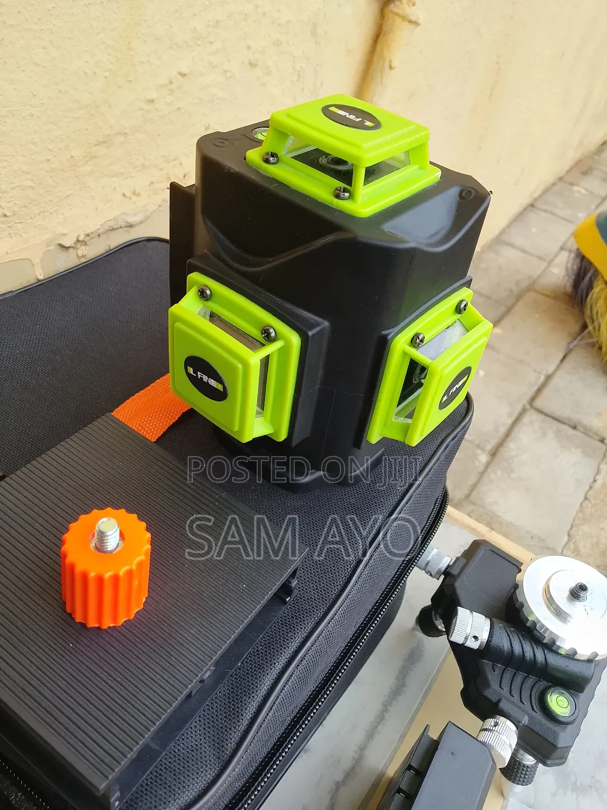 Lfine 16 Lines Laser Levelling Meter and 1.2m Tripod- Green Laser
