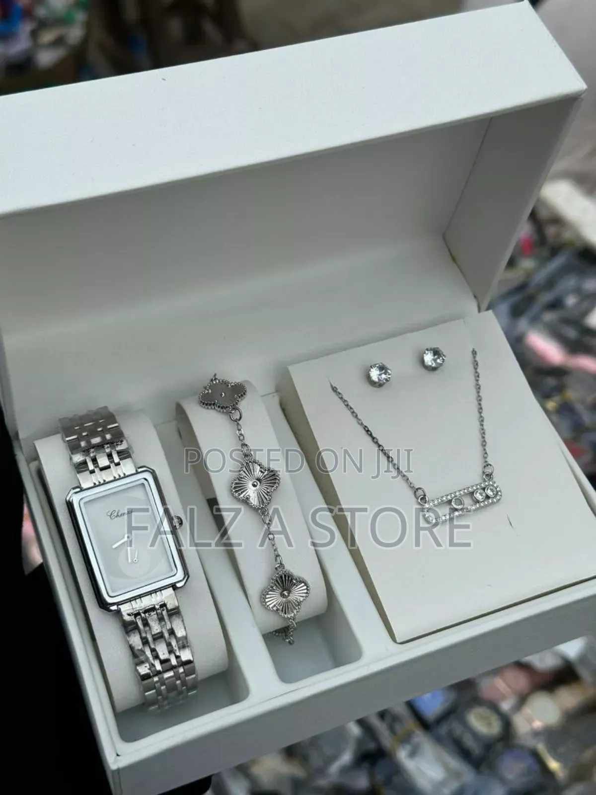 A Combo Set of Watch for Your Babe Is Available (Set of Wristwatch)