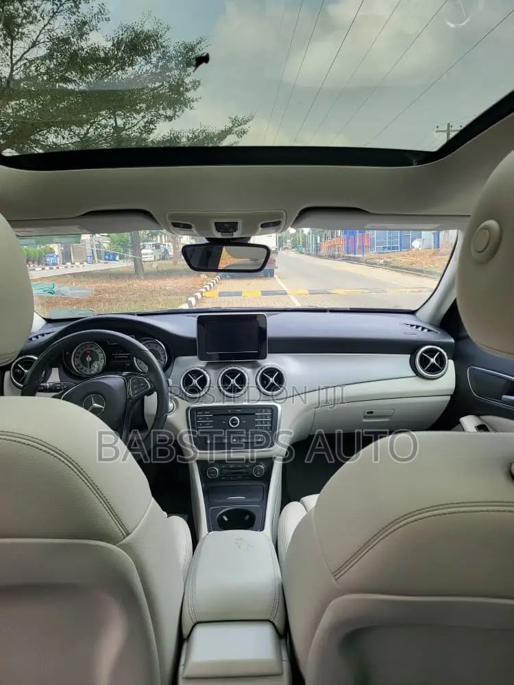 Mercedes-Benz GLA 250 2016 Gray
