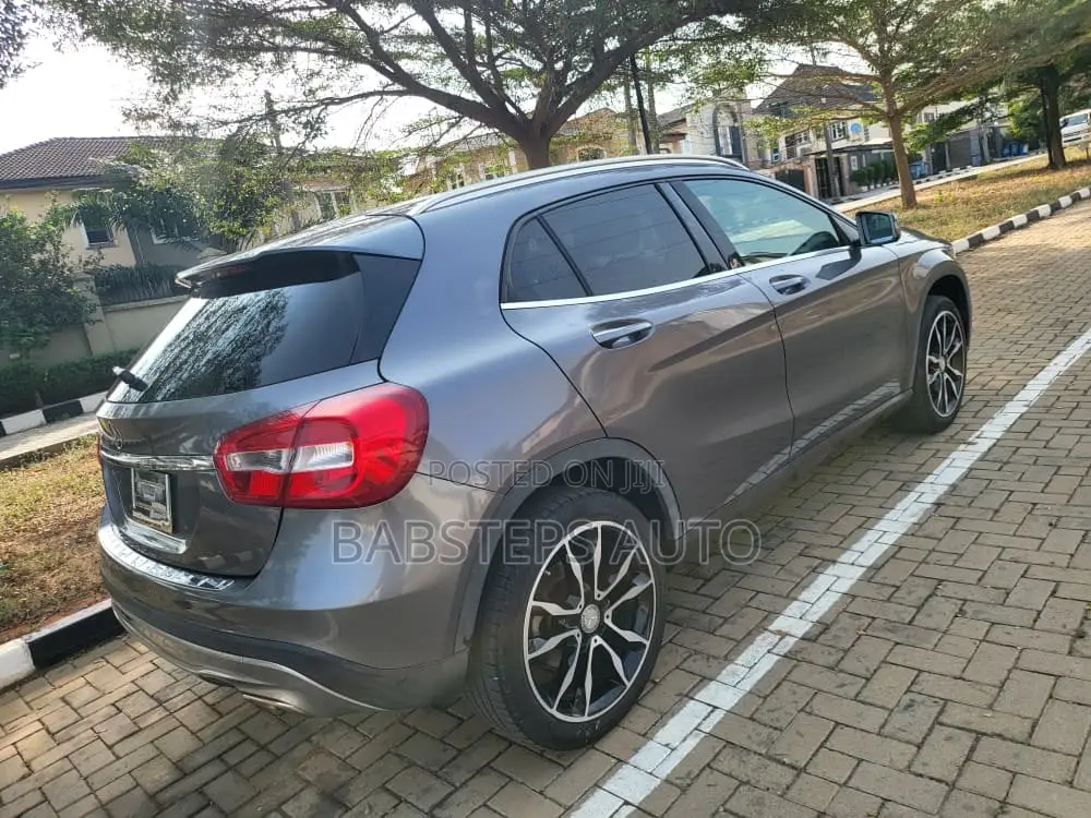 Mercedes-Benz GLA 250 2016 Gray