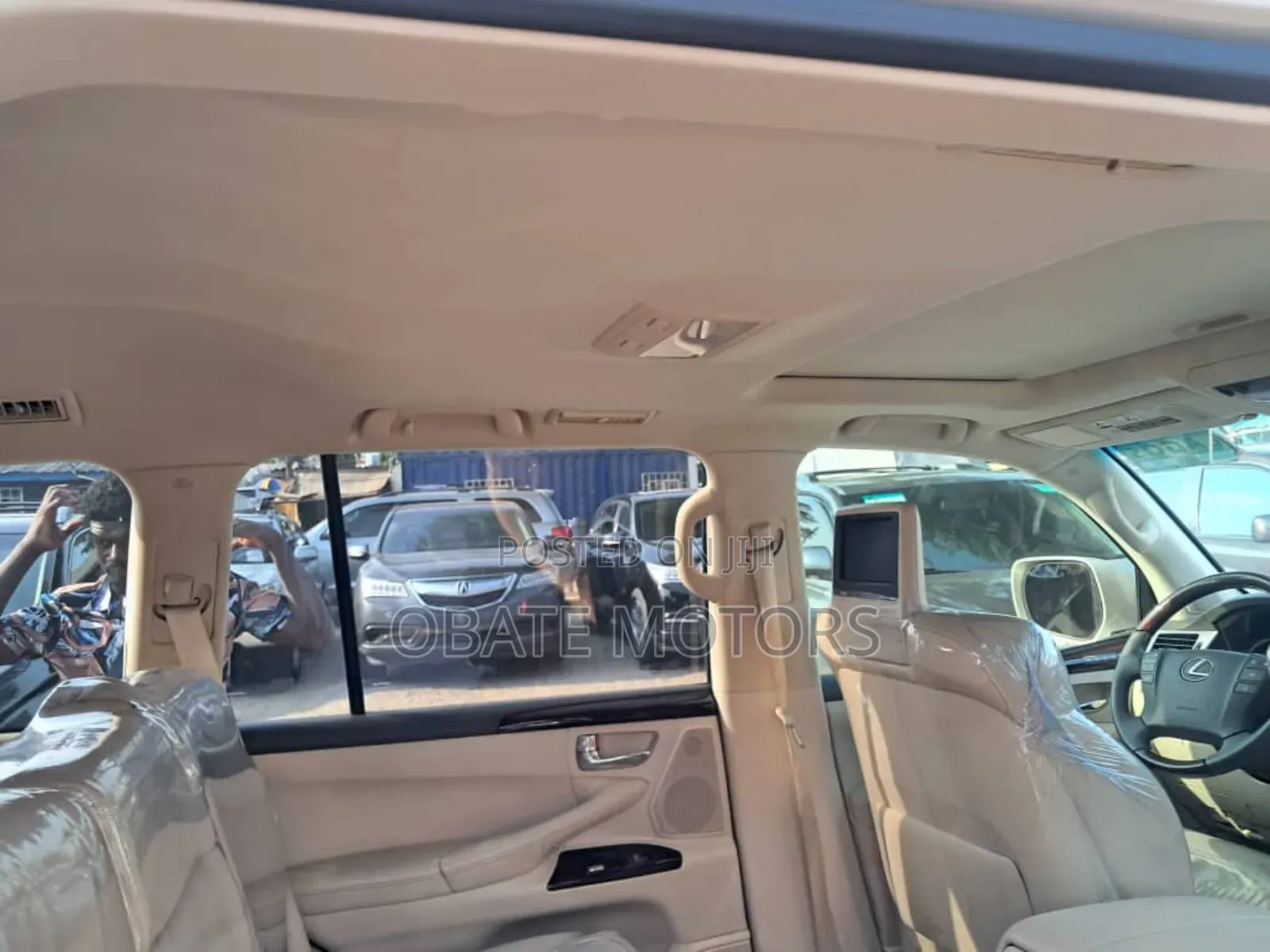 Lexus LX 570 AWD 2017 Gold