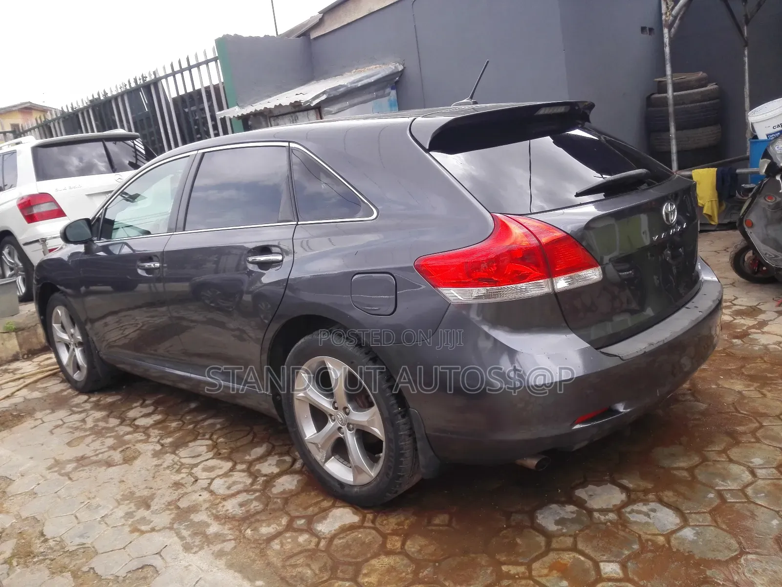 Toyota Venza V6 AWD 2011 Gray