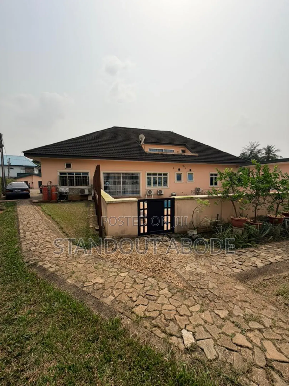 3bdrm Bungalow in In An Estate In for sale