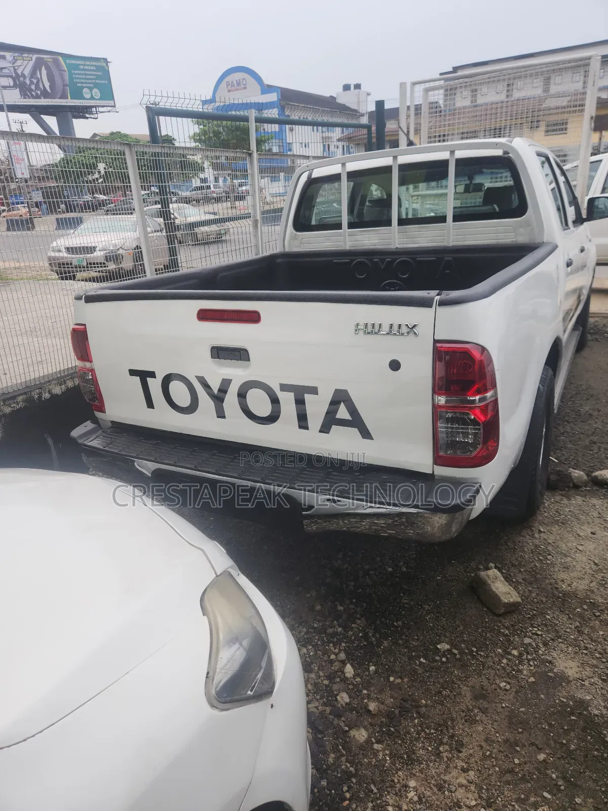 Toyota Hilux SR5 2013 White