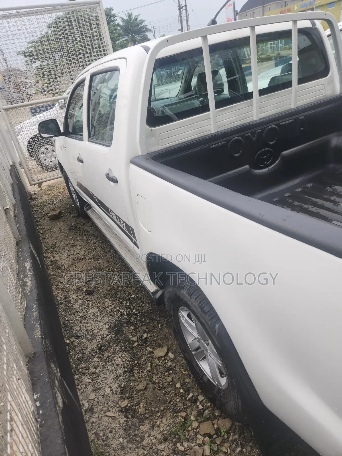 Toyota Hilux SR5 2013 White