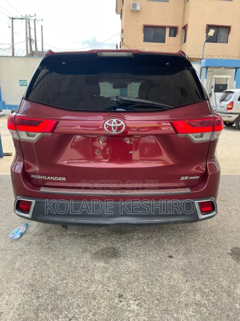Toyota Highlander SE 4x4 V6 (3.5L 6cyl 8A) 2017 Burgundy