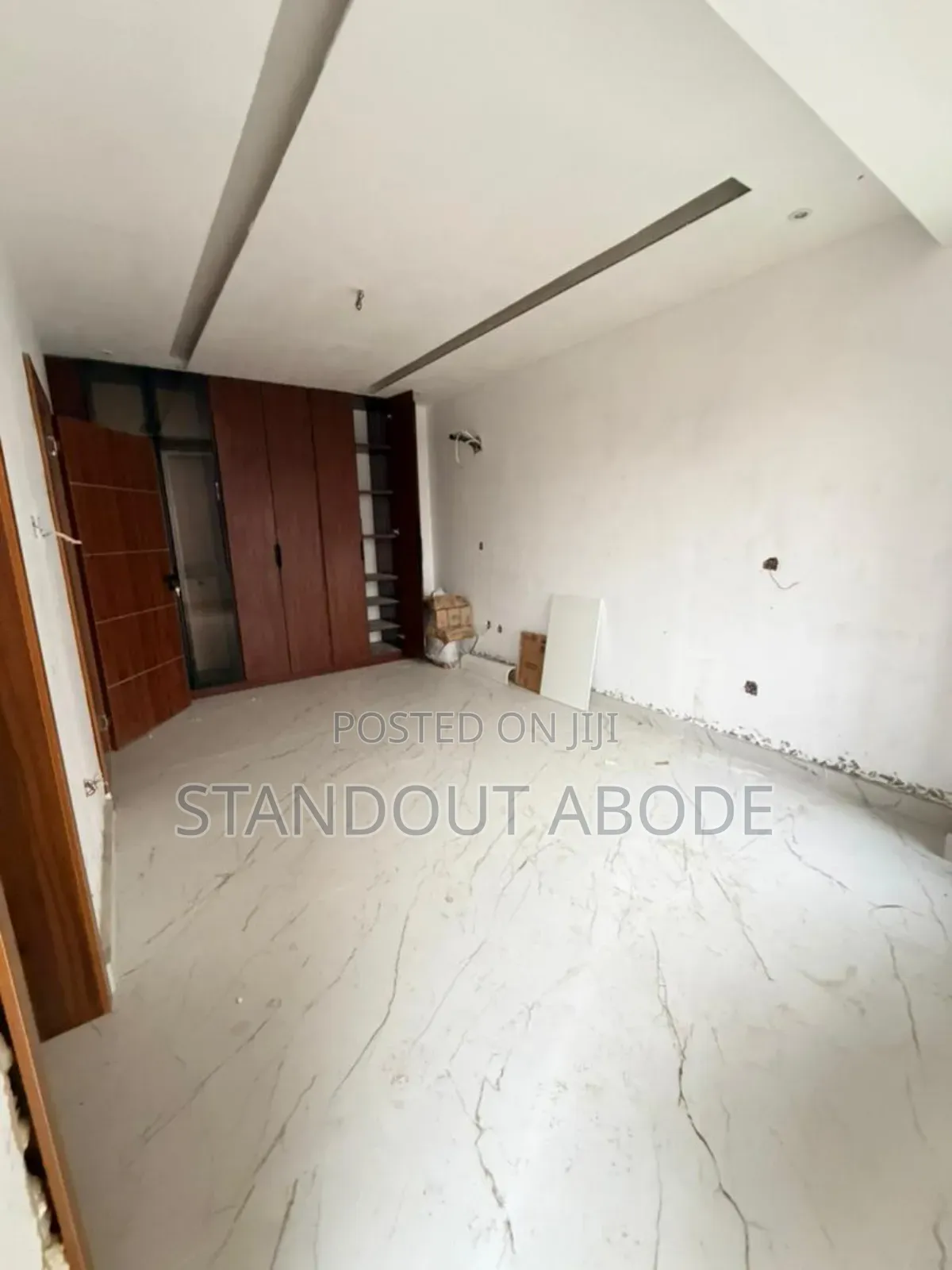4bdrm Townhouse/Terrace in In An Estate, Gbagada for sale