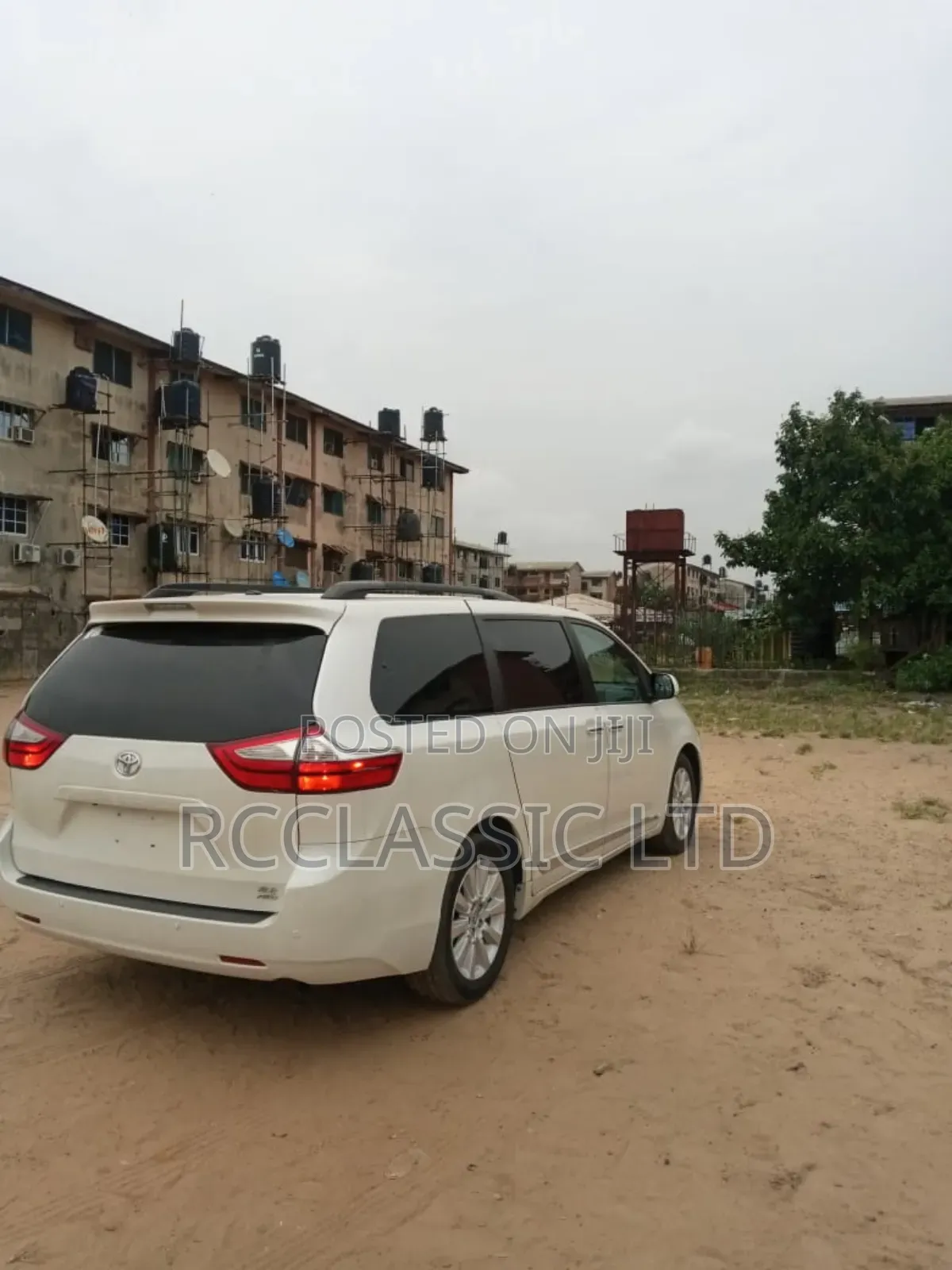 Toyota Sienna XLE 8 Passenger (3.5L 6cyl 6A) 2016 White