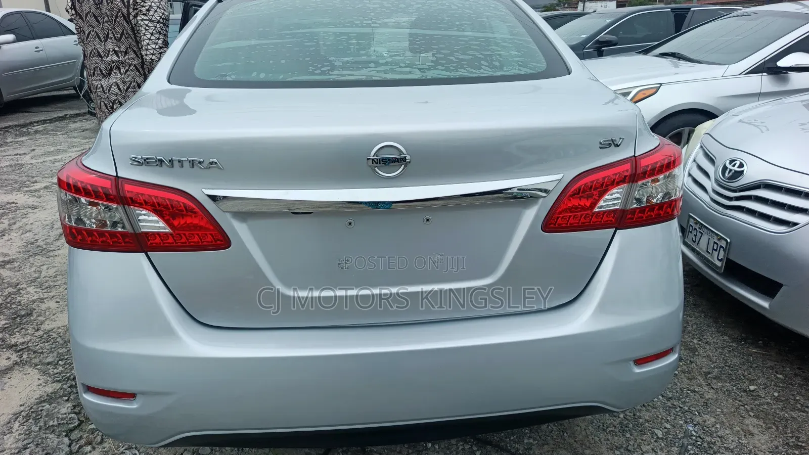 Nissan Sentra SV 4dr Sedan (1.8L 4cyl CVT) 2015 Silver