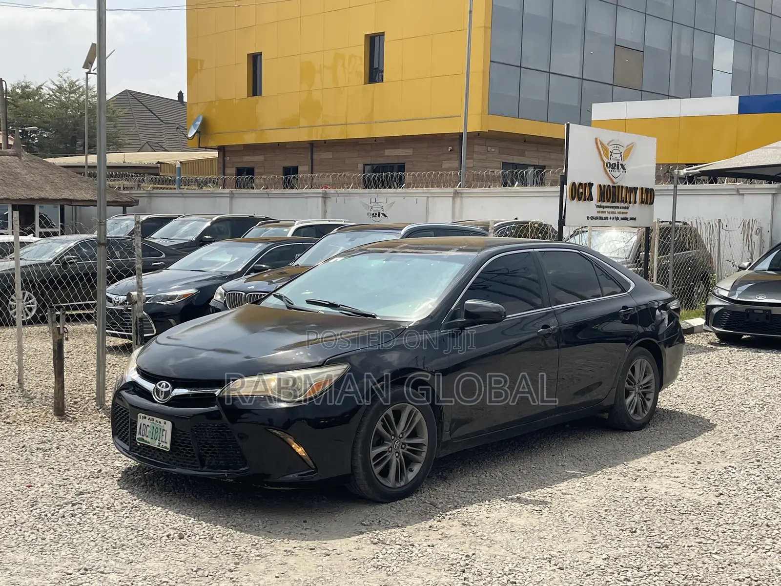 Toyota Camry SE 4dr Sedan (2.5L 4cyl 6A) 2016 Black