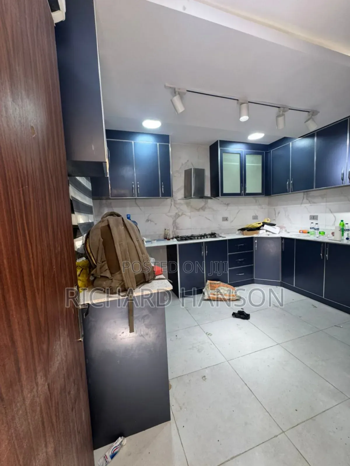 4bdrm Duplex in Coop Beach, Ikate for rent