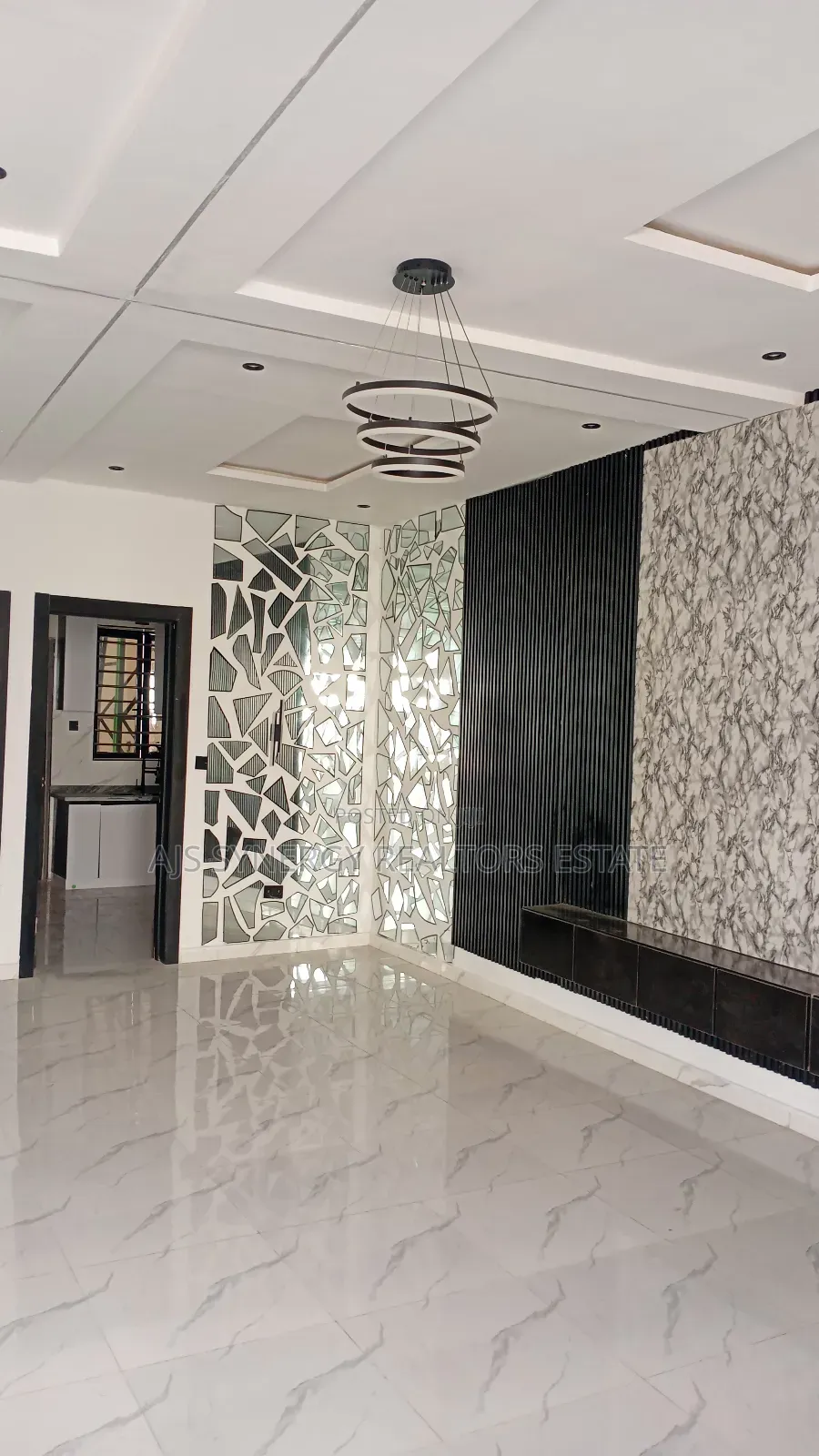 3bdrm Duplex in Ikota for sale