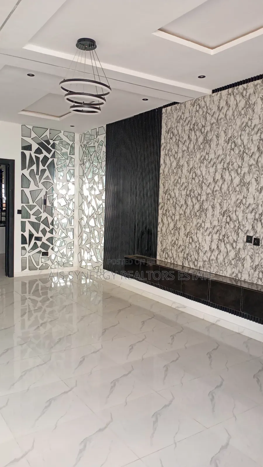 3bdrm Duplex in Ikota for sale