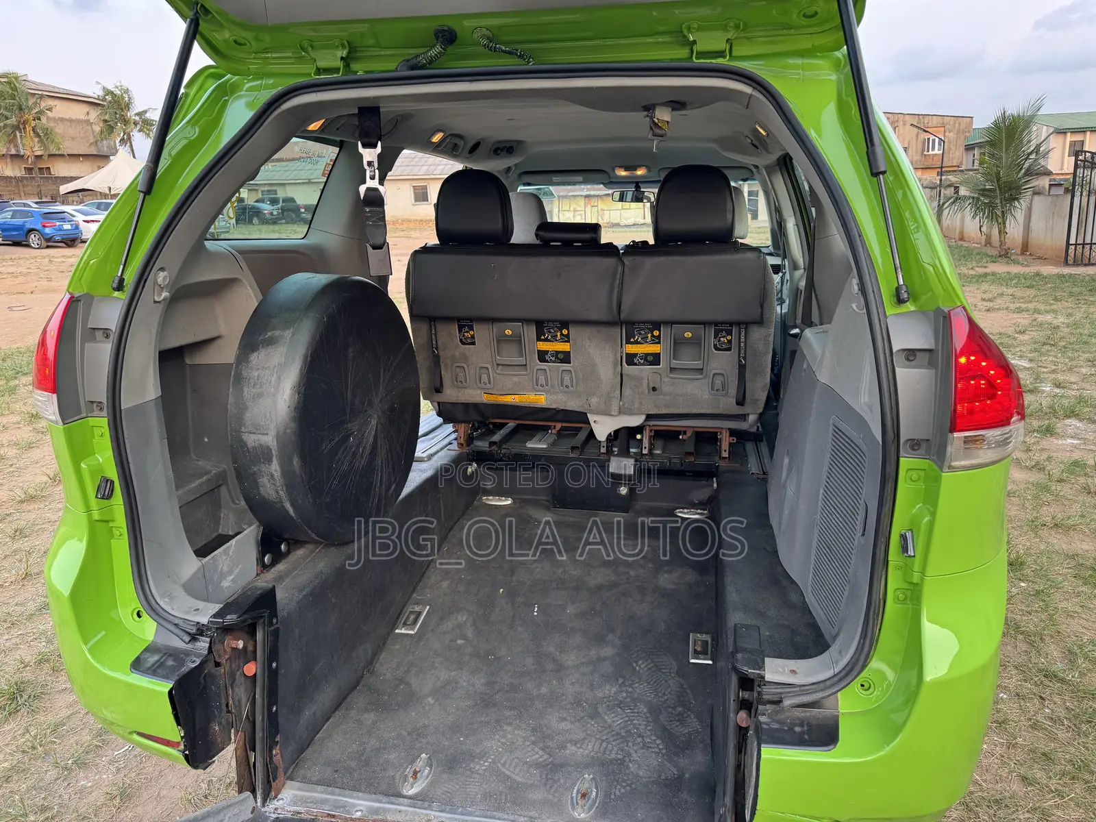 Toyota Sienna L 7-Passenger 4dr Minivan (3.5L 6cyl 6A) 2014 Green