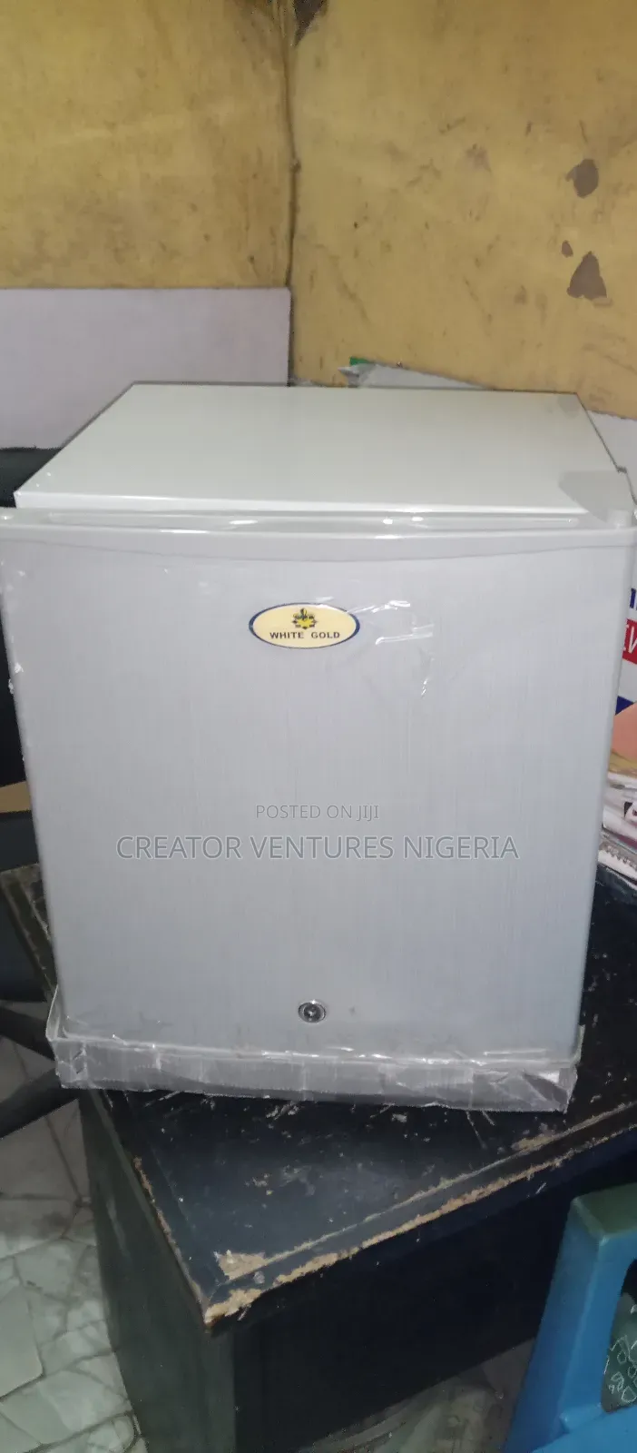 Bedside Refrigerator White Gold,Low Voltage,Fast Cooling,(Bad Carton)