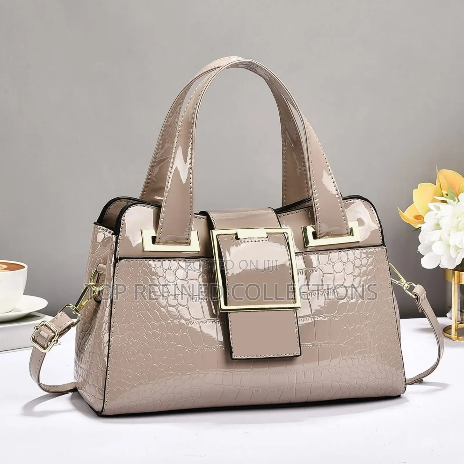 Beautiful and Elegant Ladies Handbag
