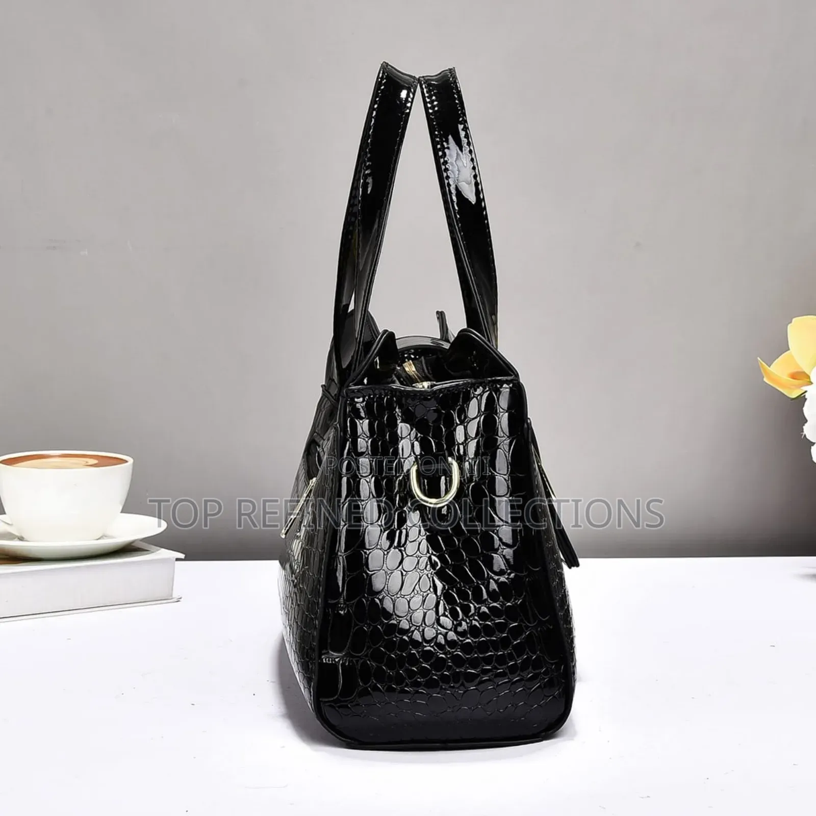 Beautiful and Elegant Ladies Handbag
