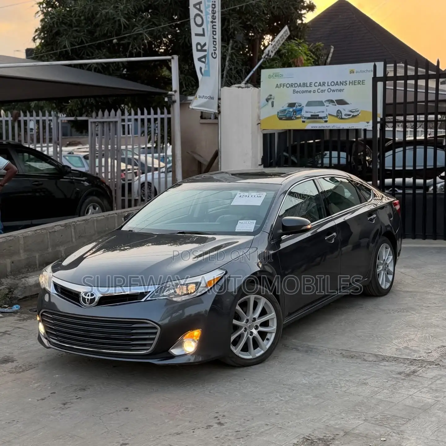 Toyota Avalon XLE Touring 4dr Sedan (3.5L 6cyl 6A) 2014 Gray