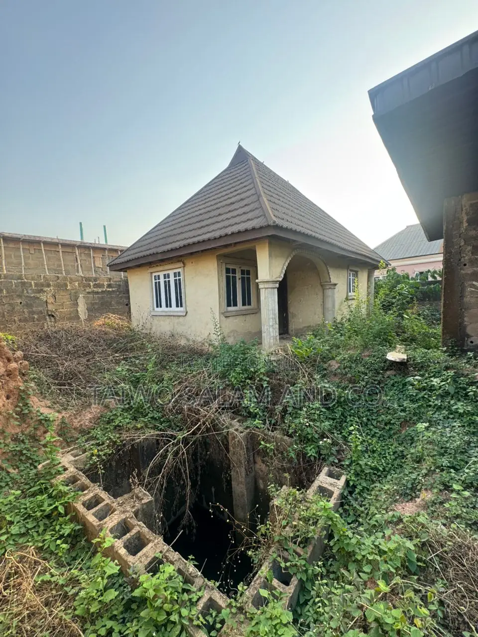 3bdrm Bungalow in Akala Expres for sale