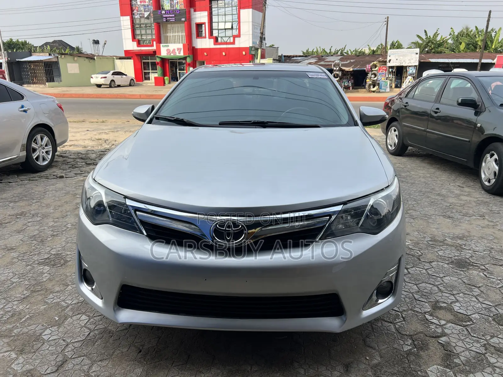 Toyota Camry XLE V6 4dr Sedan (3.5L 6cyl 6A) 2012 Silver