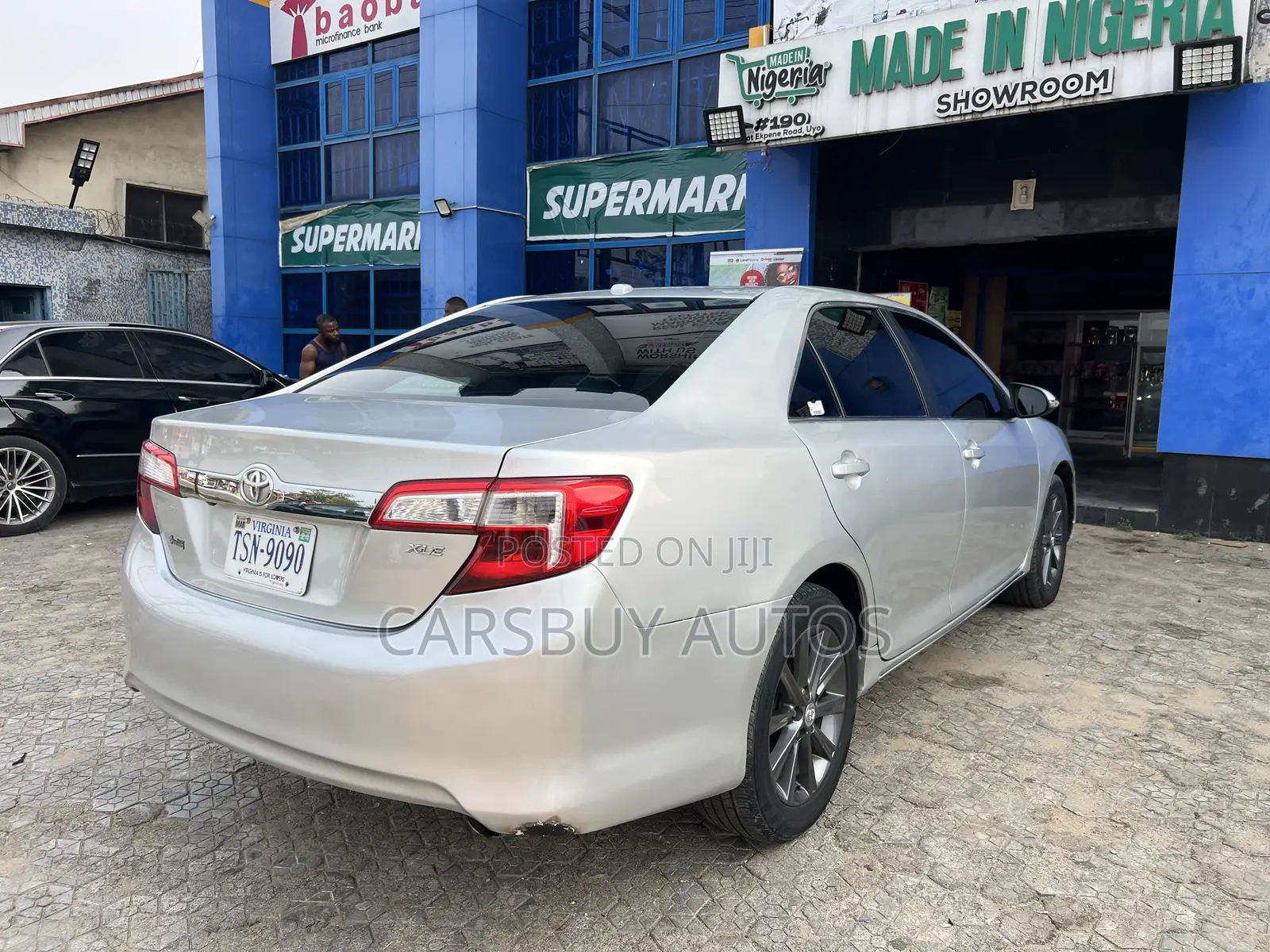 Toyota Camry XLE V6 4dr Sedan (3.5L 6cyl 6A) 2012 Silver
