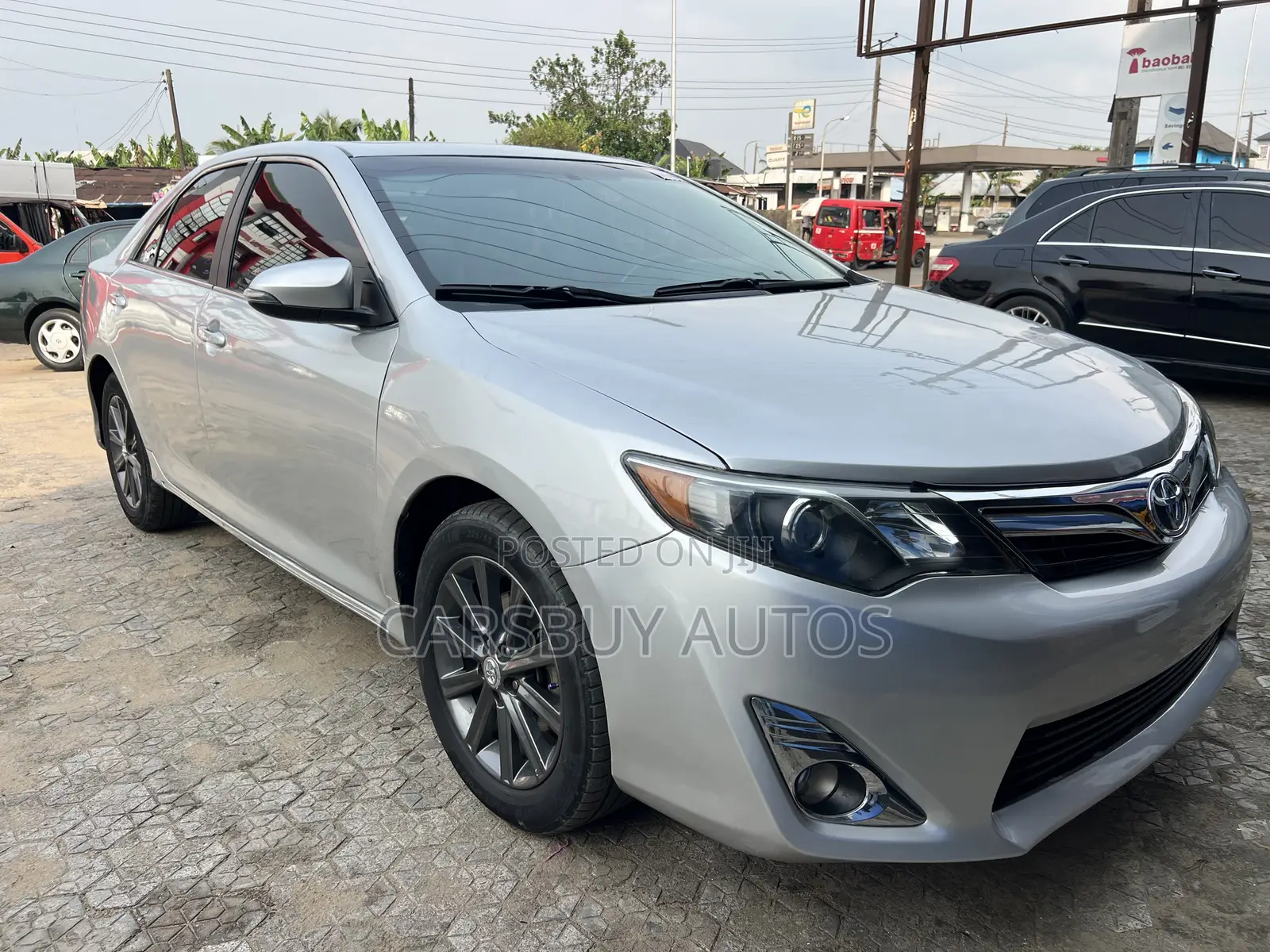 Toyota Camry XLE V6 4dr Sedan (3.5L 6cyl 6A) 2012 Silver
