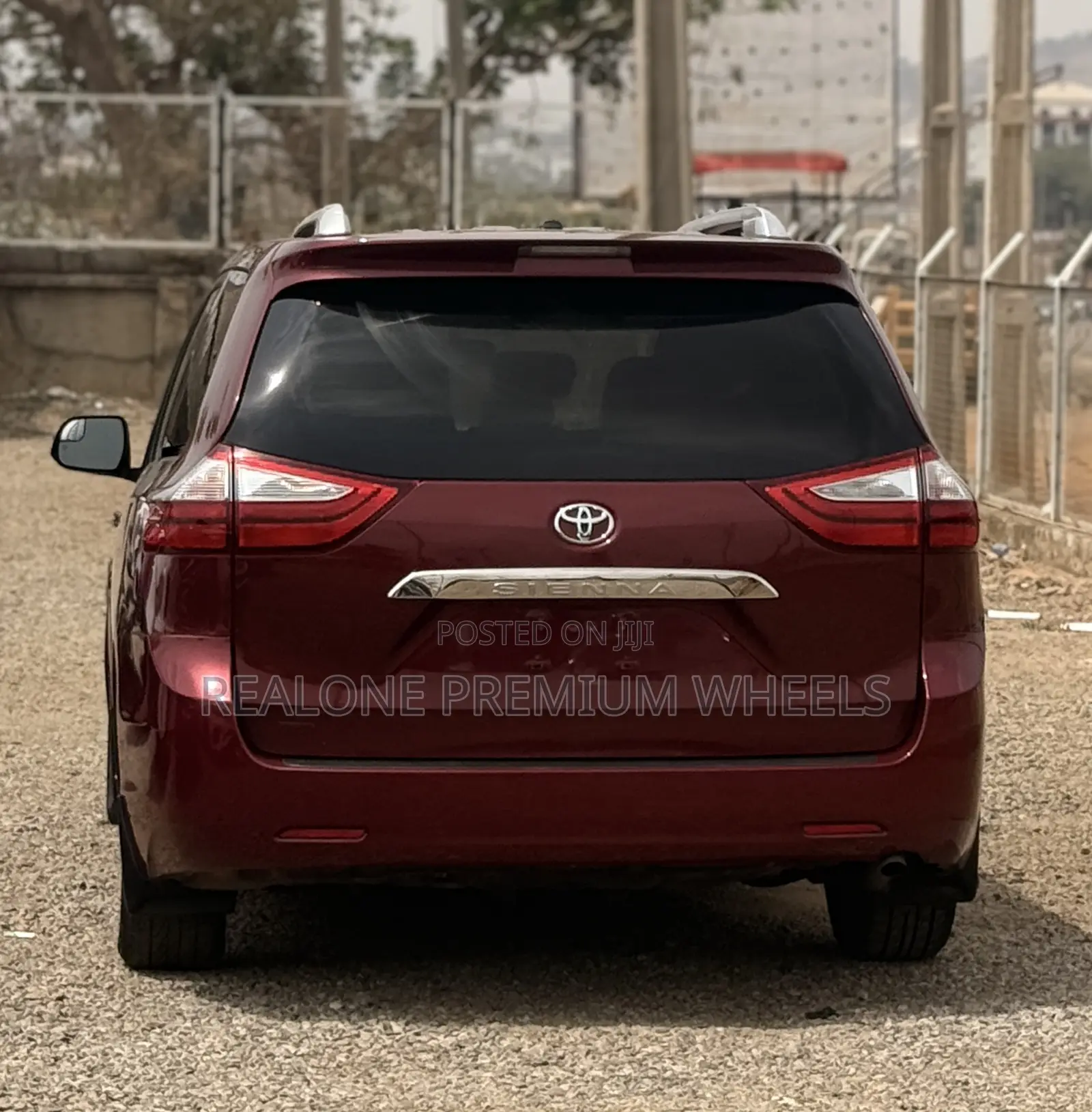 Toyota Sienna 2018 Red