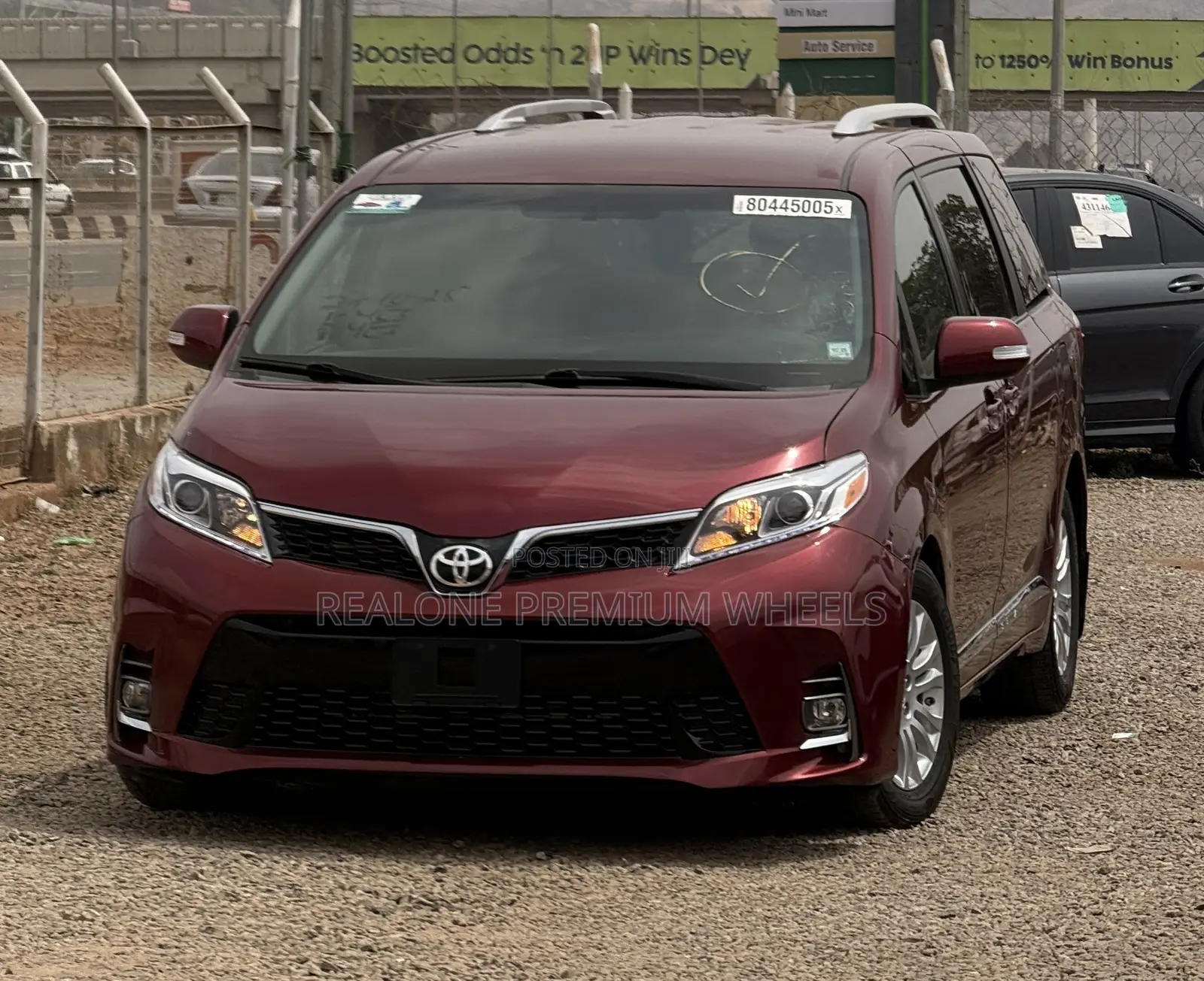Toyota Sienna 2018 Red