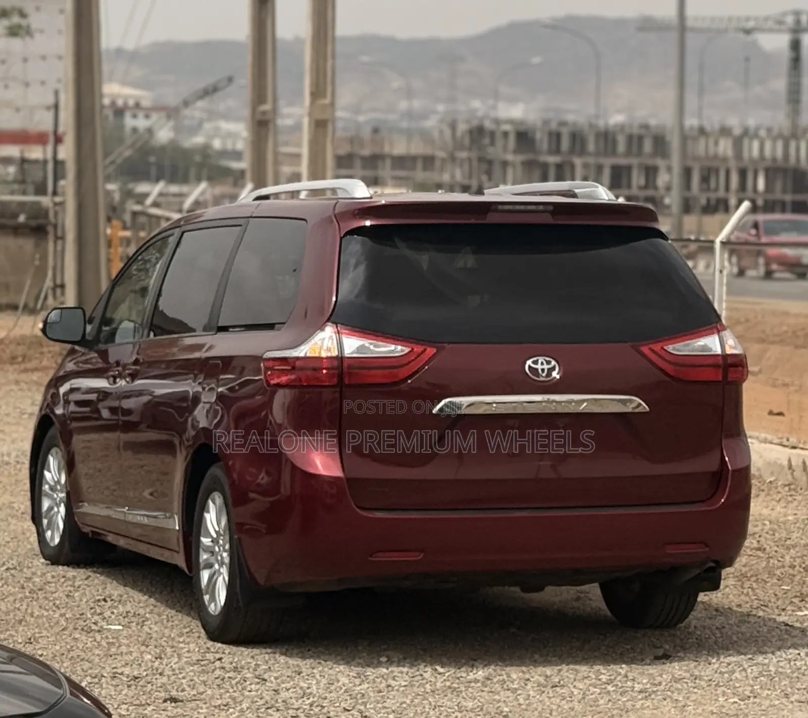 Toyota Sienna 2018 Red