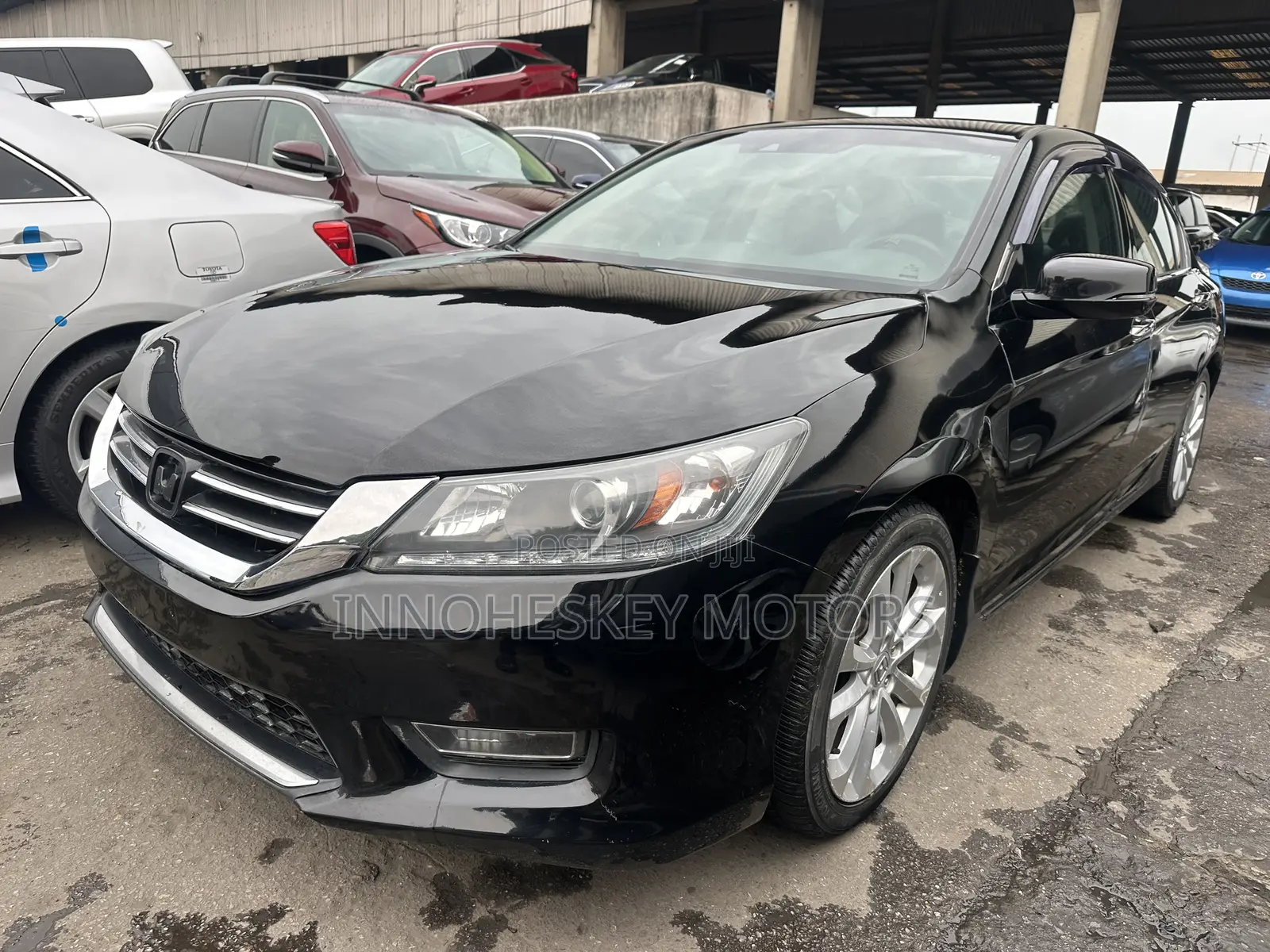Honda Accord Touring 4dr Sedan FWD (3.5L 6cyl 6A) 2013 Black