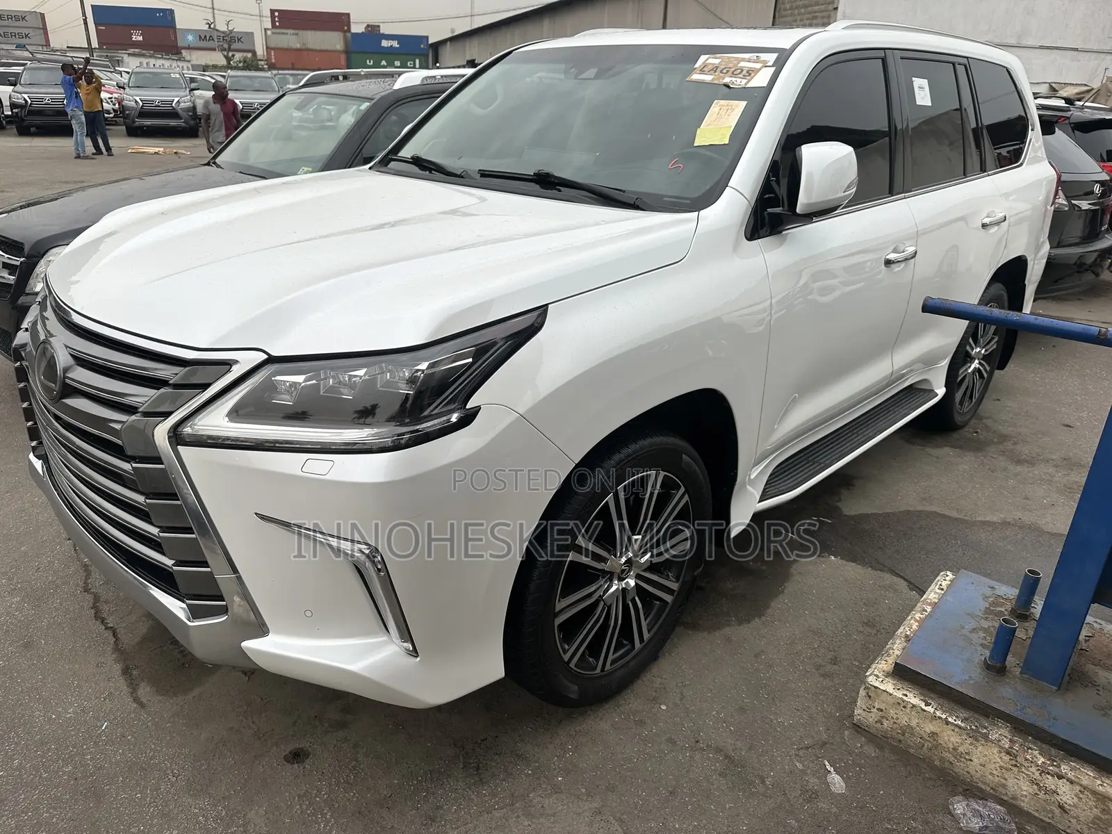 Lexus LX 570 AWD 2019 White