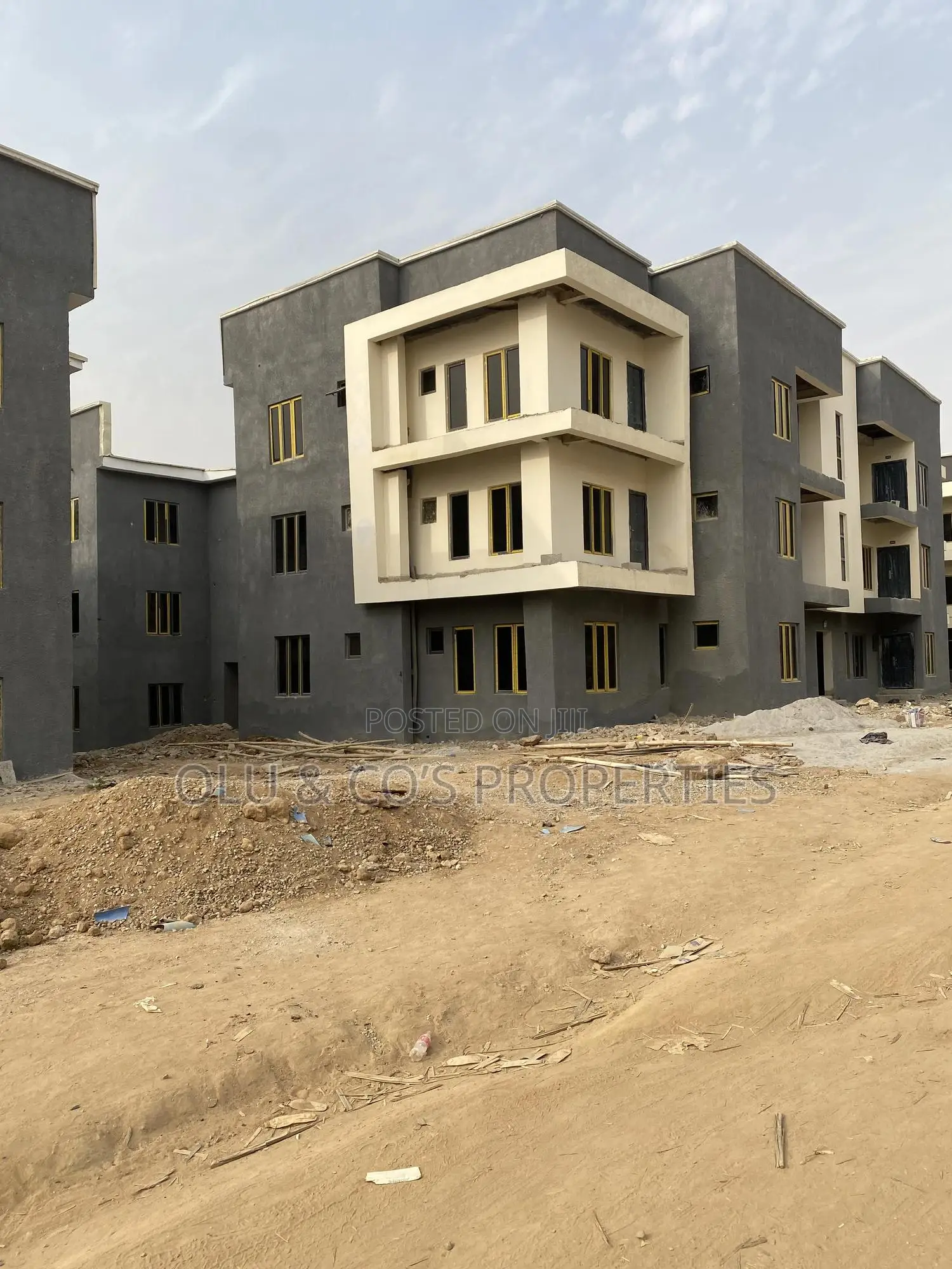 2bdrm Block of Flats in An Estate, Kiami for sale