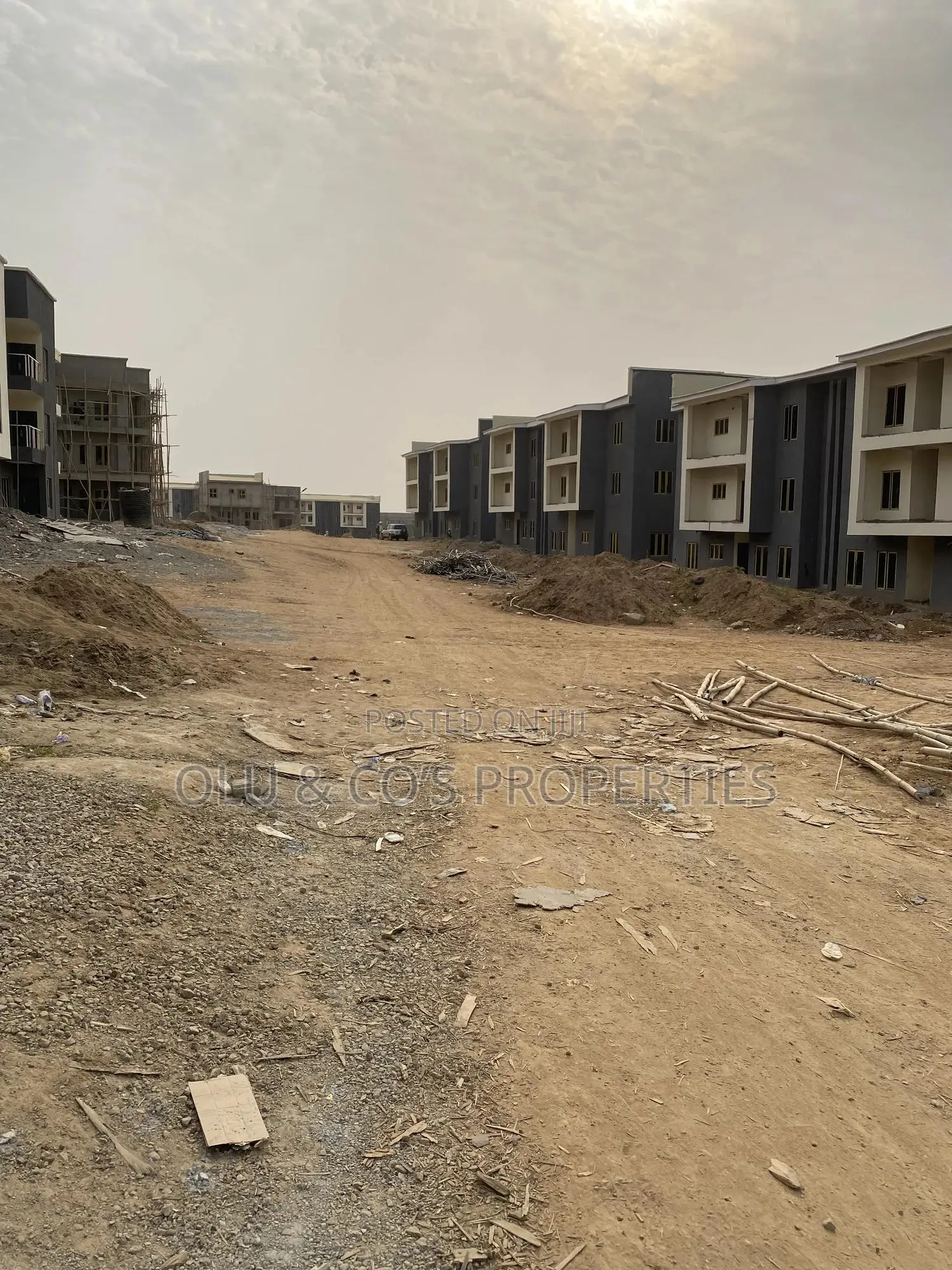 2bdrm Block of Flats in An Estate, Kiami for sale