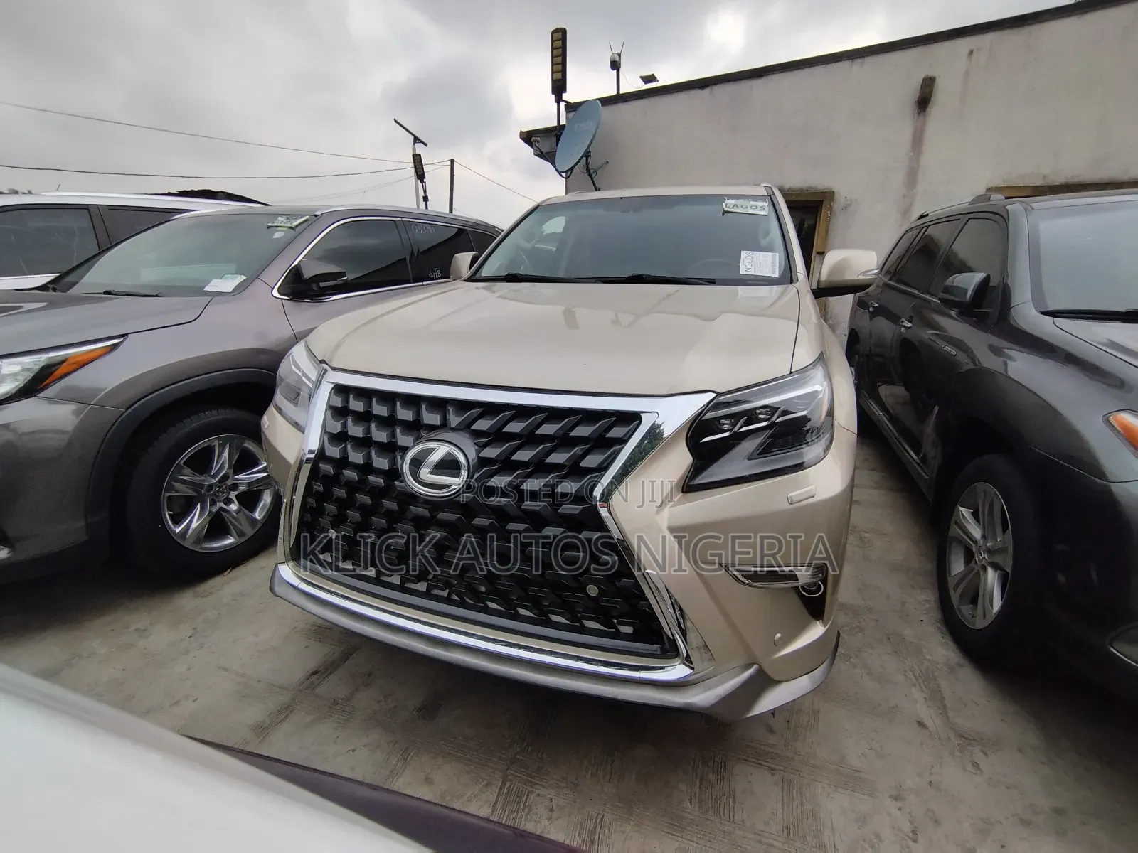 Lexus GX 460 Premium 2012 Gold