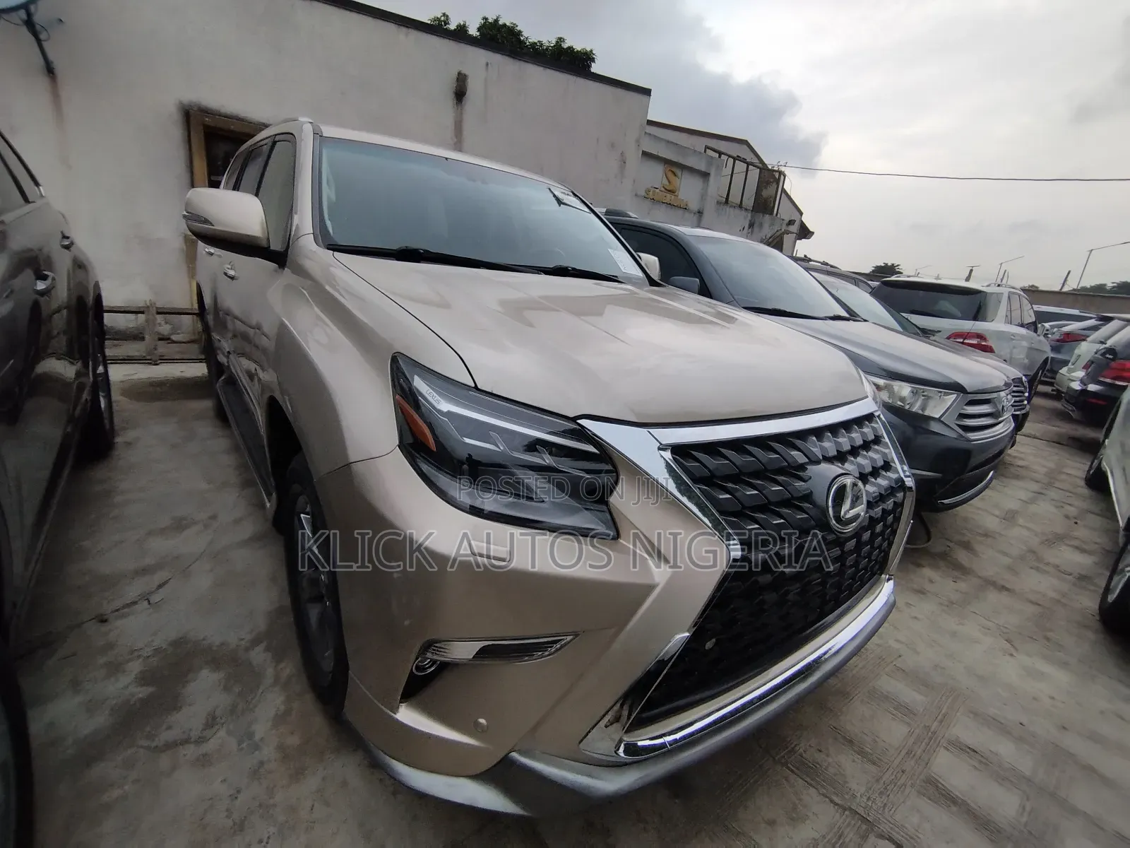 Lexus GX 460 Premium 2012 Gold