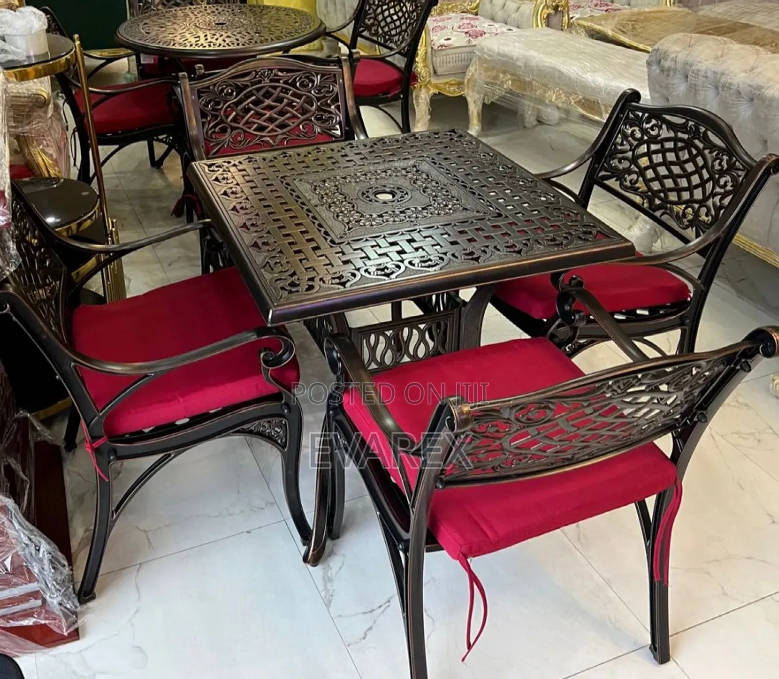 Hotel/Bar Chair Set. Luxury Wrought Iron 4 Single Chair Set With Table