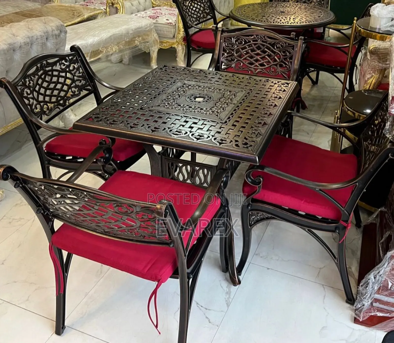 Hotel/Bar Chair Set. Luxury Wrought Iron 4 Single Chair Set With Table