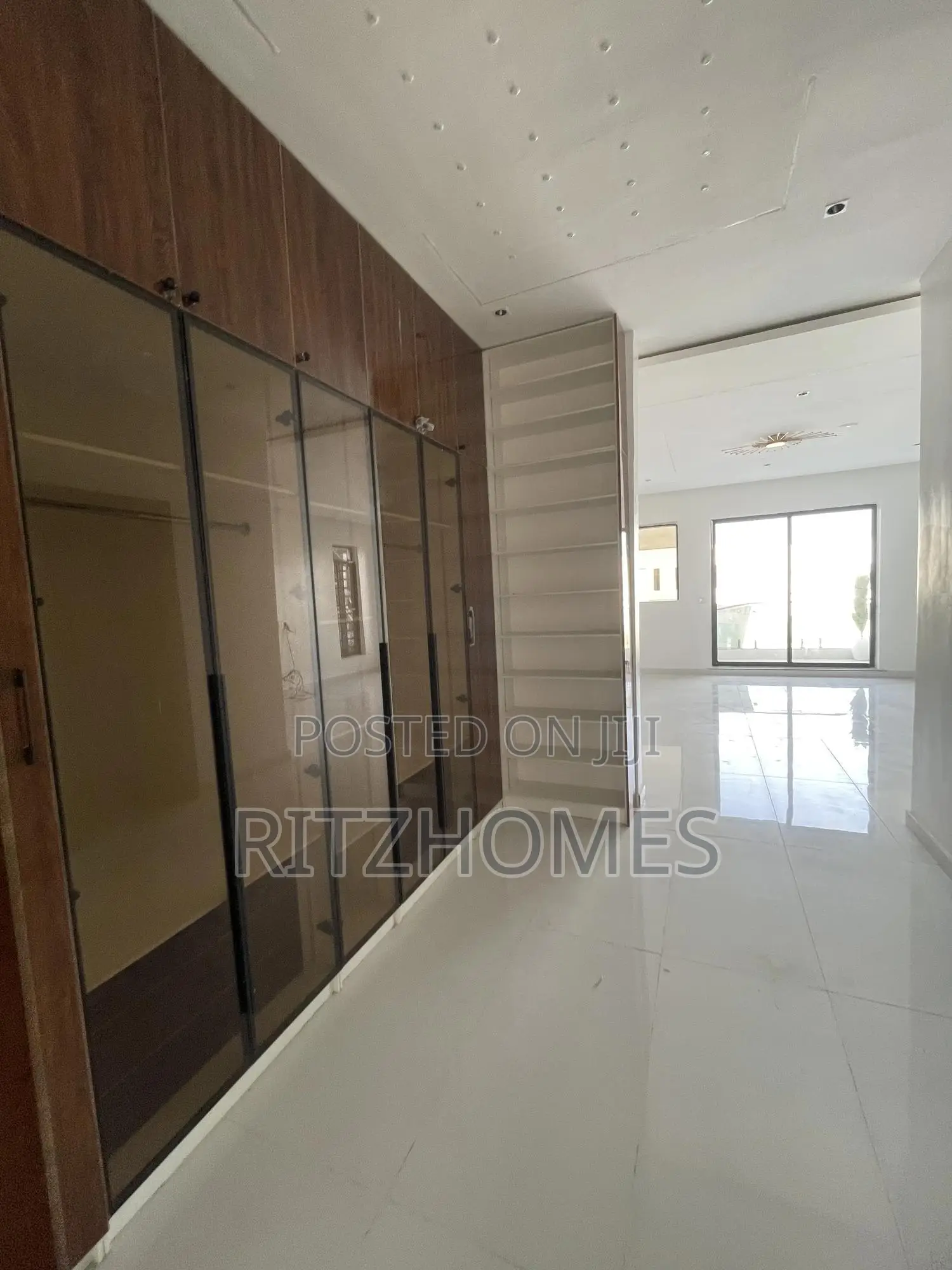 5bdrm Duplex in Lekki for sale