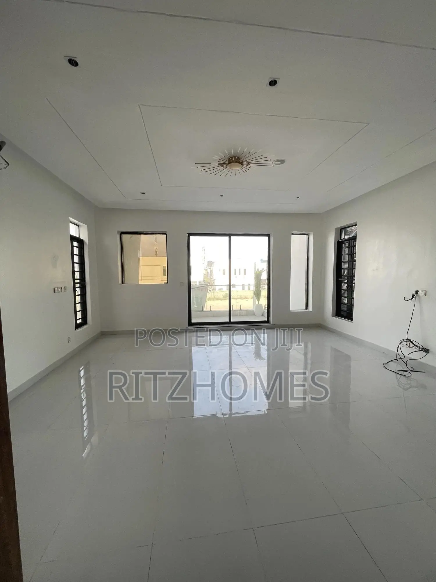 5bdrm Duplex in Lekki for sale