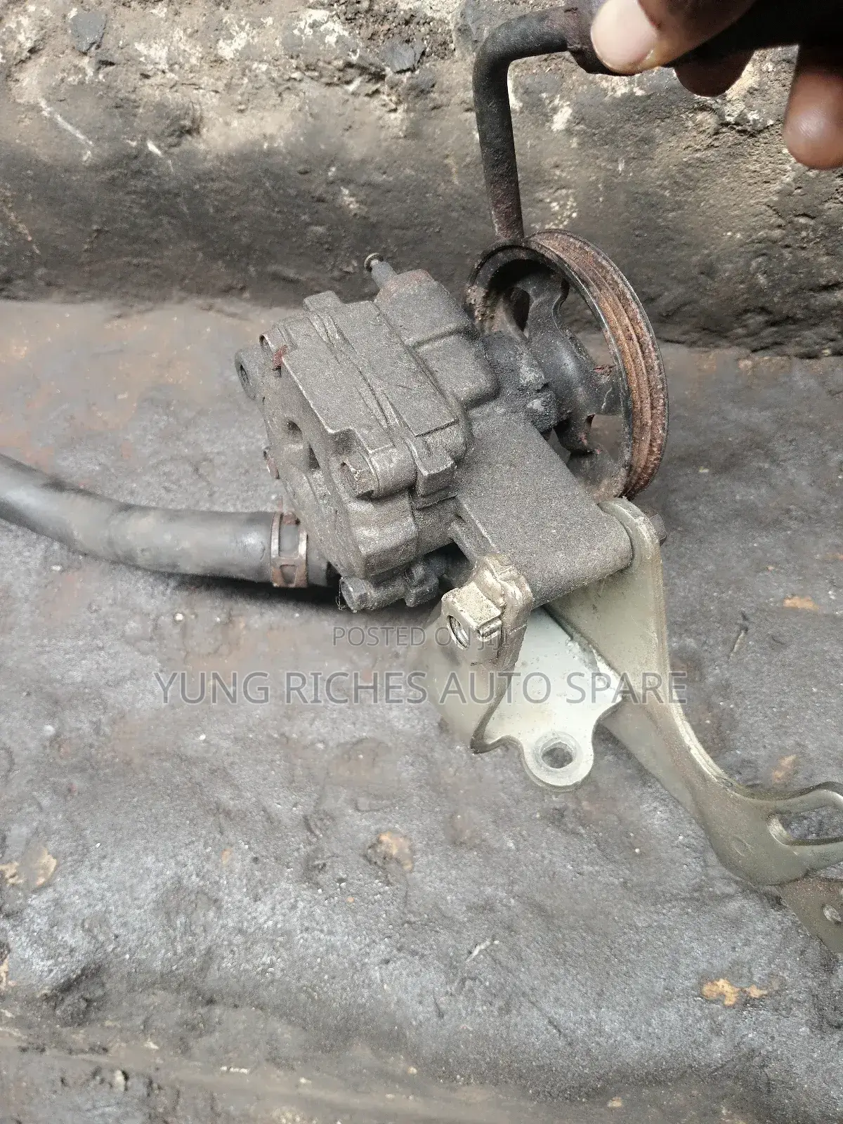 Original Power Steering Pump for Mini Shuttle Bus – Strong Durable